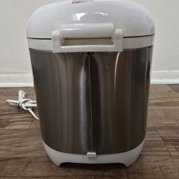 SKG Automatic Programmable Bread Machine - Picture 6 of 8